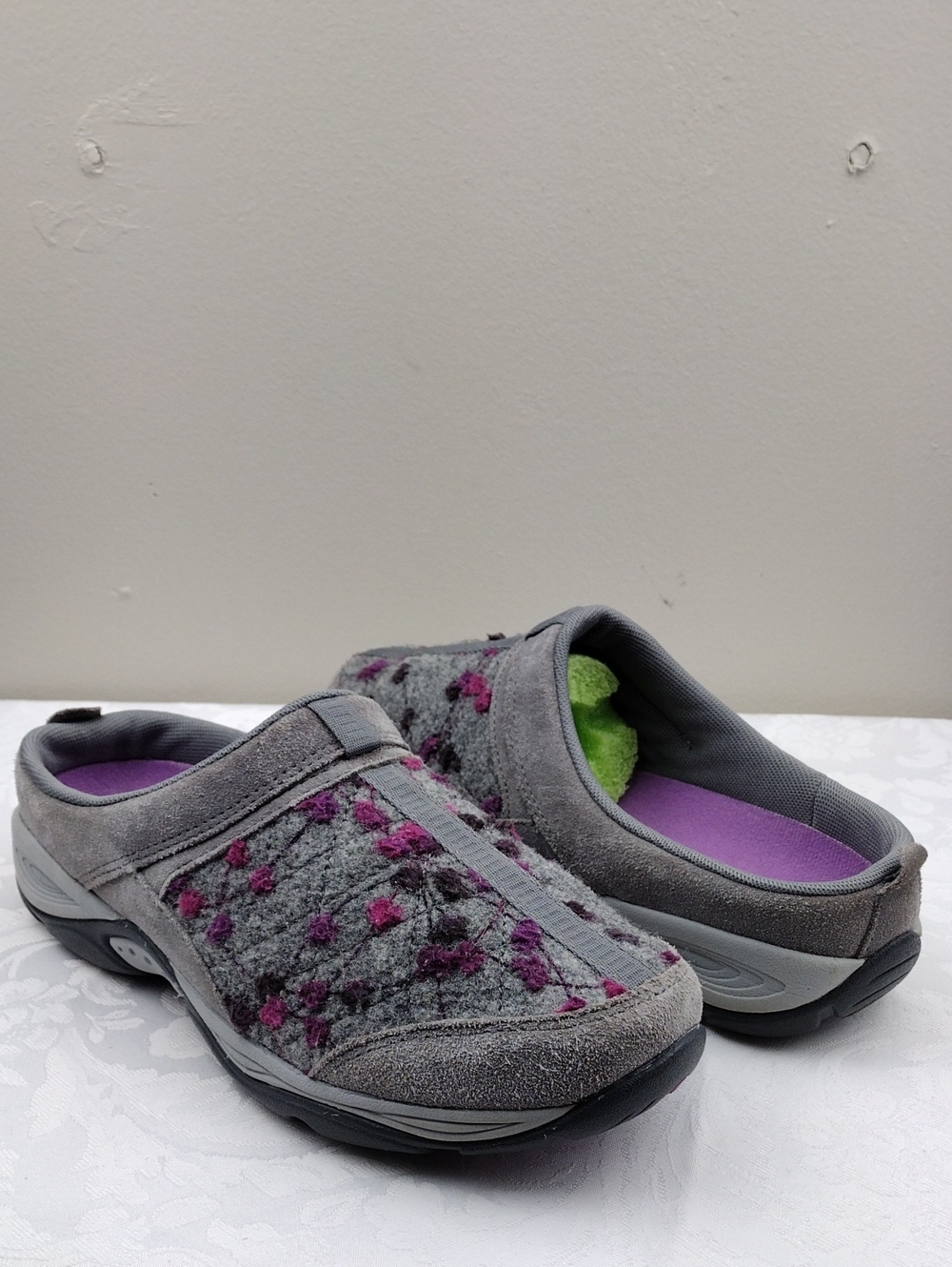 Easy Spirit Explore24 Eseztime Traveltime Grey Wool Suede Embroidery Floral Mule